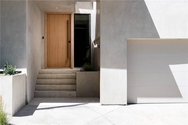 Sherman Oaks, CA 91403,3901 Cody Road