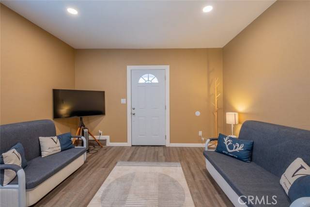 Saugus, CA 91390,18414 Texas Canyon Road #A