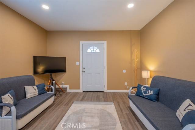 Saugus, CA 91390,18414 Texas Canyon Road #A