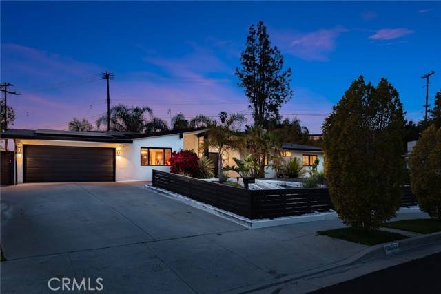 Woodland Hills, CA 91367,23757 Canzonet Street