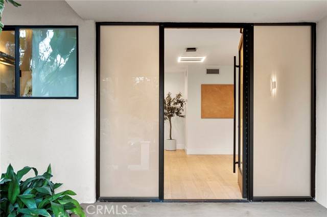 Woodland Hills, CA 91364,5265 Del Moreno Drive