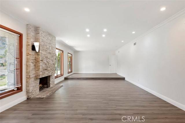 Granada Hills, CA 91344,12384 Woodley Avenue