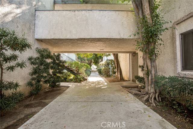 Tarzana, CA 91356,18620 Hatteras Street #114