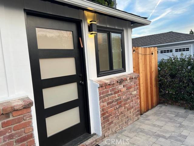 Valley Village, CA 91607,5526 Rhodes Avenue