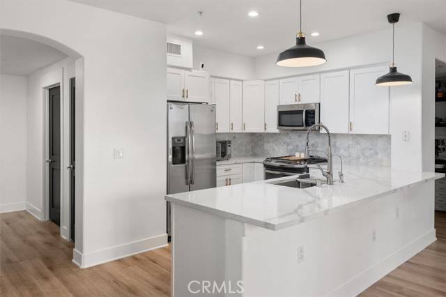 Valencia, CA 91355,24595 Town Center #3204