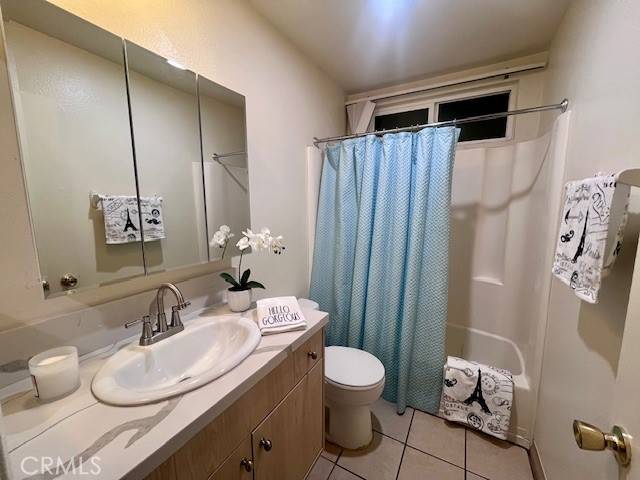 West Hills, CA 91307,22855 Vanowen Street #4