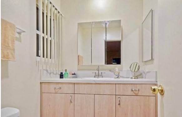 West Hills, CA 91307,22855 Vanowen Street #4