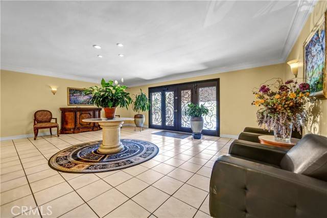 Toluca Lake, CA 91602,10707 Camarillo Street #116