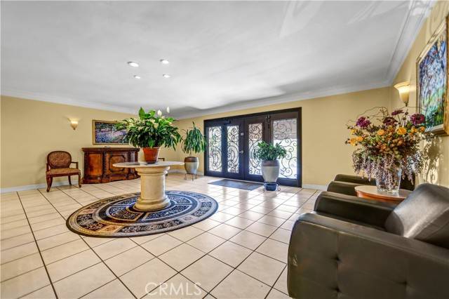 Toluca Lake, CA 91602,10707 Camarillo Street #116