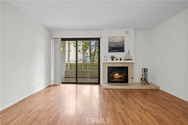Playa Del Rey, CA 90293,8128 Manitoba Street #109