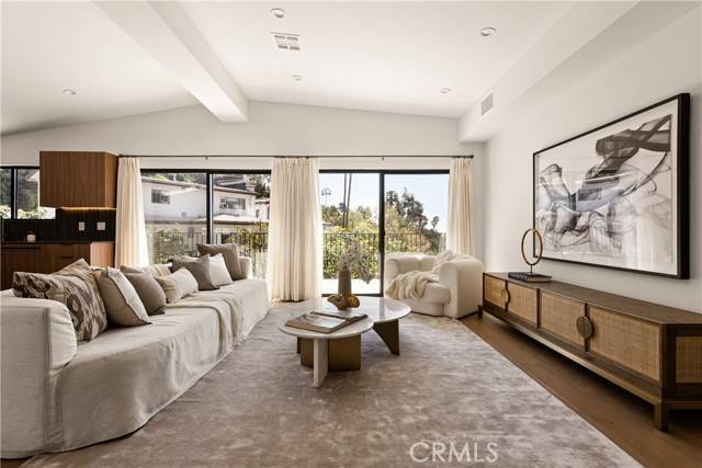 Los Angeles, CA 90068,6334 Bryn Mawr Drive