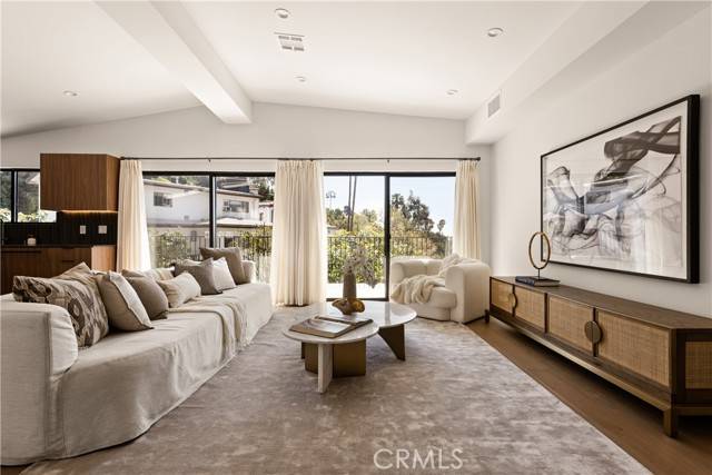 Los Angeles, CA 90068,6334 Bryn Mawr Drive