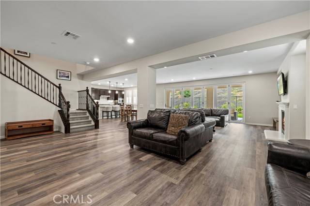 Saugus, CA 91350,19241 Bension Drive
