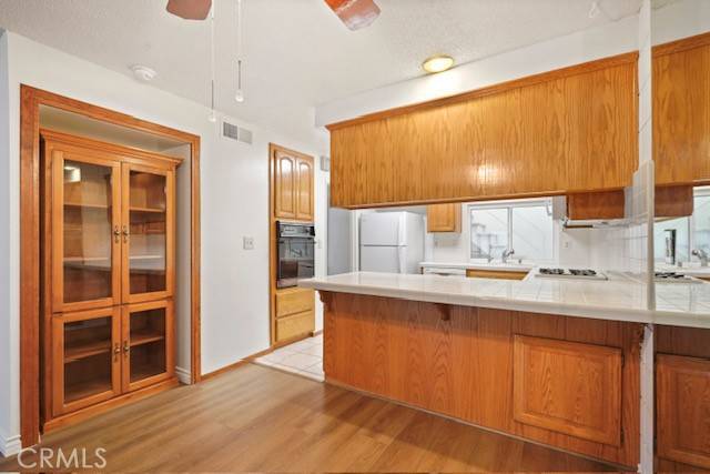 Newhall, CA 91321,19324 Flowers Court