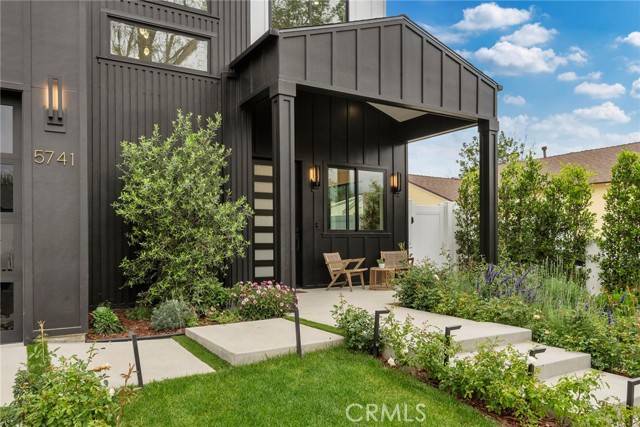 Encino, CA 91316,5741 Newcastle Avenue