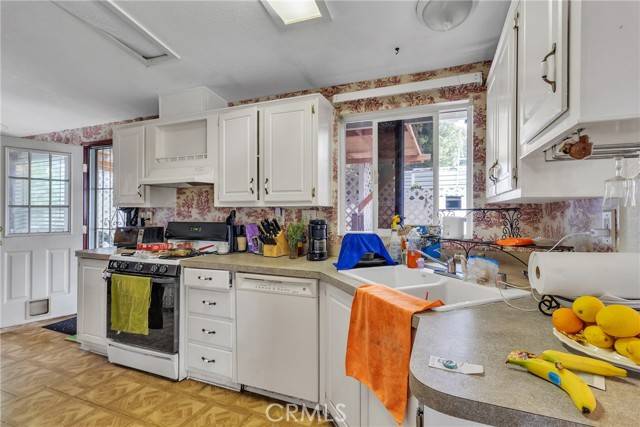 Woodland Hills, CA 91364,4201 Topanga Canyon #69