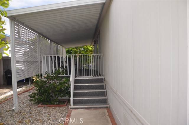 Canoga Park, CA 91304,8801 Eton #90