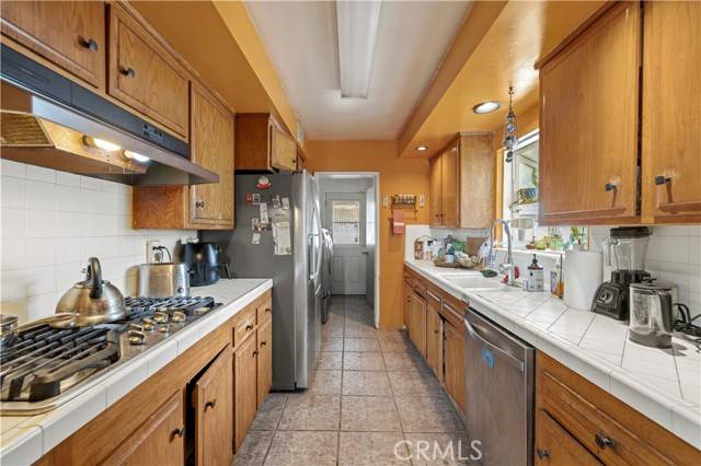 Sylmar, CA 91342,10341 Arnwood Road