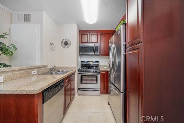 Woodland Hills, CA 91367,5535 Canoga Avenue #117