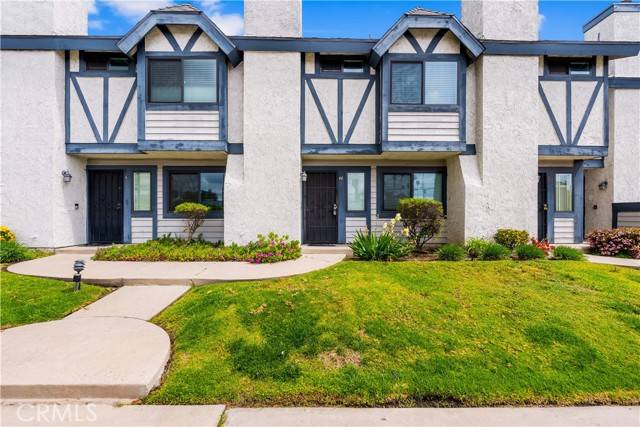 Reseda, CA 91335,19231 Sherman Way #44