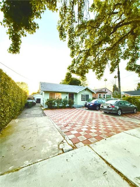 Van Nuys, CA 91405,6703 Cedros Avenue