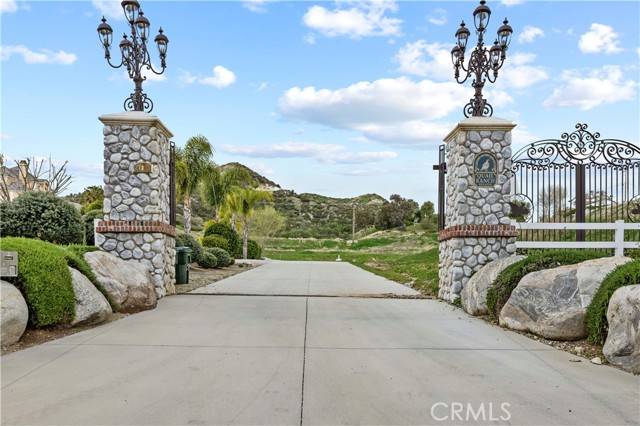 Canyon Country, CA 91387,27023 Rolling Hills Avenue