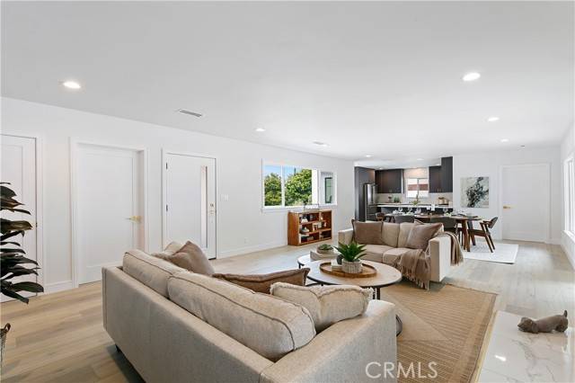 Sherman Oaks, CA 91423,3900 Benedict Canyon Drive