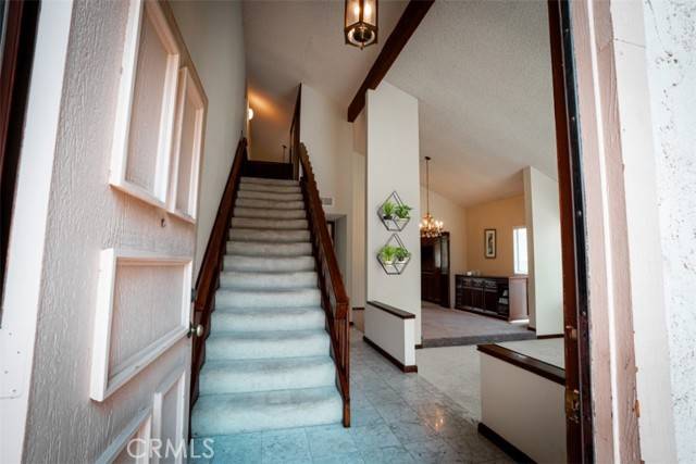 Chatsworth, CA 91311,21335 Kingsbury Street
