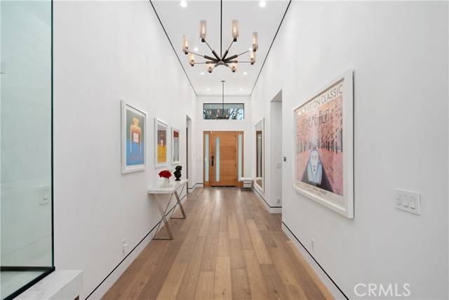 Sherman Oaks, CA 91423,4739 Ventura Canyon Avenue