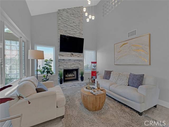 Thousand Oaks, CA 91362,2798 Shelter Wood Court