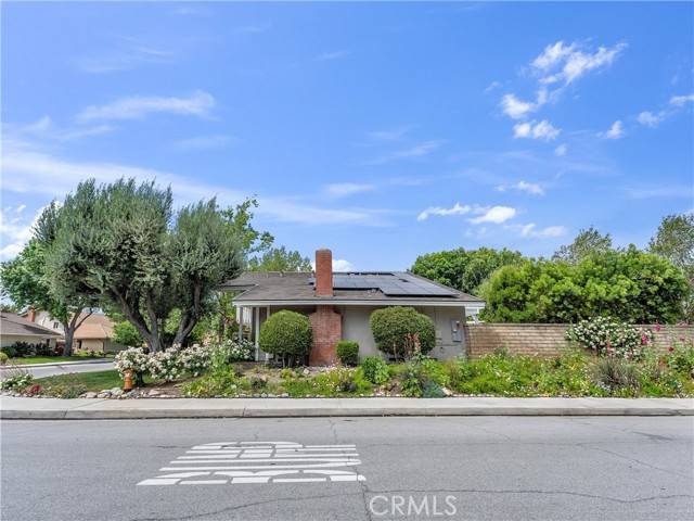 Valencia, CA 91355,23403 Via Castanet