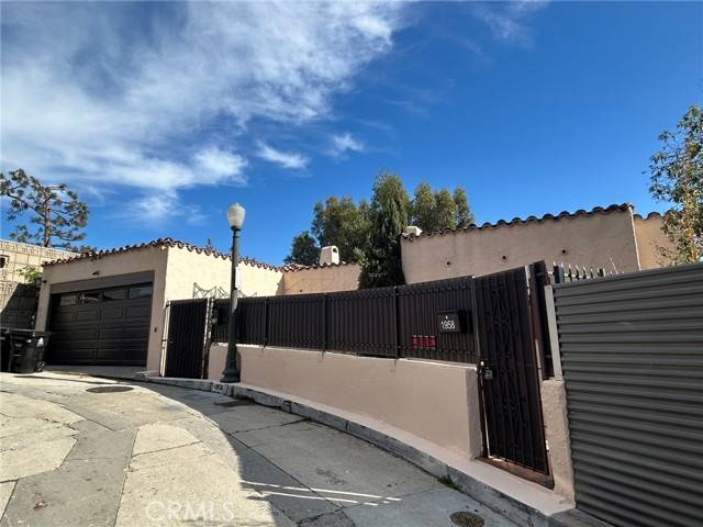 Los Angeles, CA 90068,1958 Glencoe Way