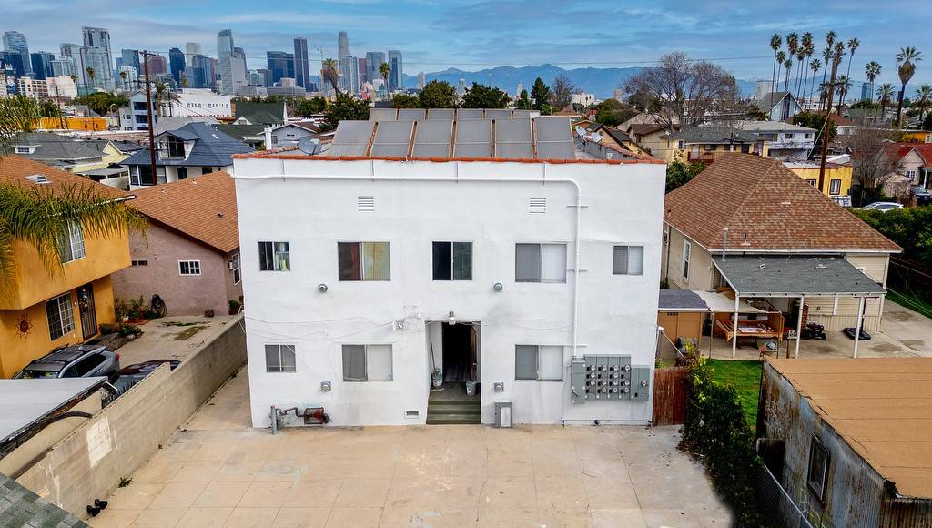 Los Angeles, CA 90011,440 E 27th Street