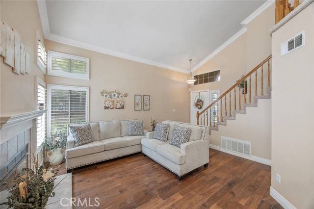 Saugus, CA 91350,28154 Guilford Lane