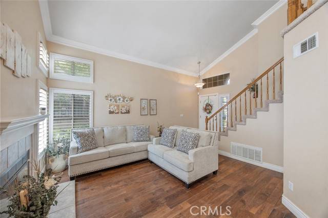 Saugus, CA 91350,28154 Guilford Lane