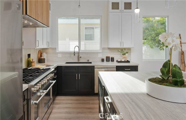 Encino, CA 91316,17429 Hatteras Street