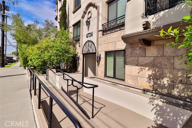 Sherman Oaks, CA 91403,4724 Kester Avenue #404