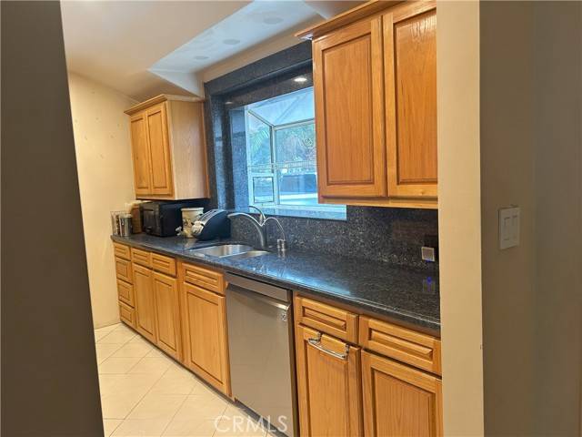 Lake Balboa, CA 91406,16624 Kelsloan Street