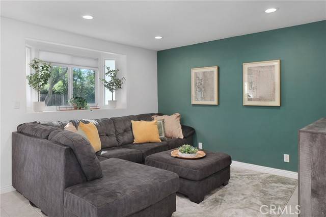 Thousand Oaks, CA 91360,1245 Calle Pensamiento