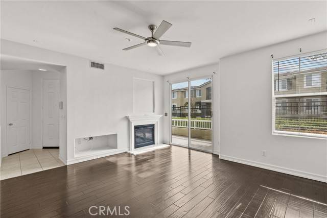 Valencia, CA 91354,28215 Canterbury Court