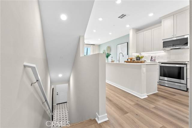 North Hills, CA 91343,9421 N Sepulveda Blvd. #4