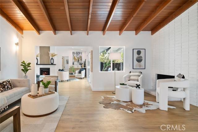 Woodland Hills, CA 91364,4701 Deseret Drive