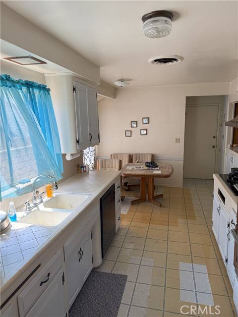 North Hills, CA 91343,9320 Swinton Avenue