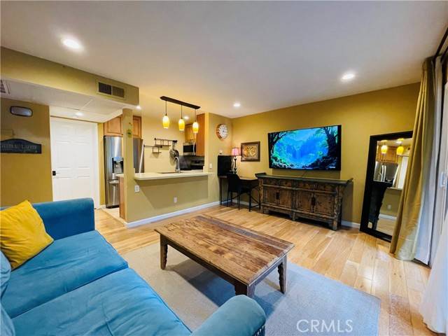 Canoga Park, CA 91303,7120 Carlson Circle #256