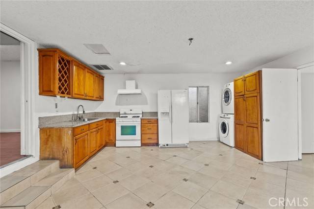 North Hills, CA 91343,15430 Parthenia Street
