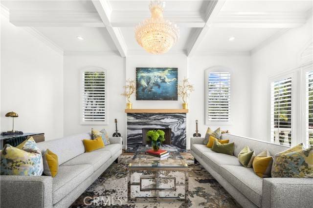 Calabasas, CA 91302,5366 Collingwood Circle