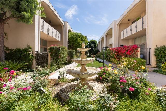 Encino, CA 91316,5330 Lindley Avenue #305