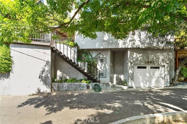 Los Angeles, CA 90068,2402 Aspen Drive