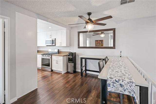 Canyon Country, CA 91387,27633 Nugget Drive #1