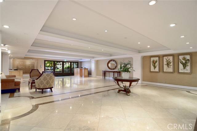 Beverly Hills, CA 90210,321 N Oakhurst Drive #501